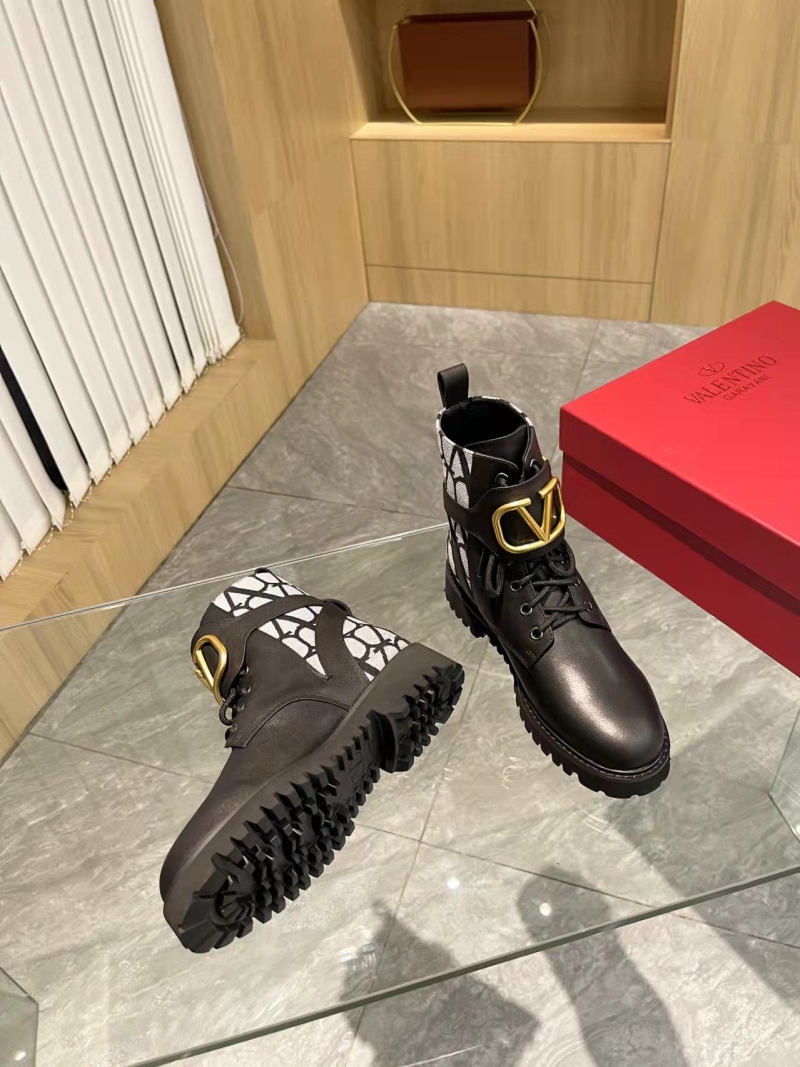 Va1e*ntin0 boots